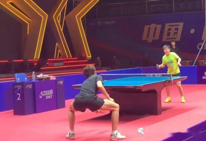 球迷和他个 球迷和他个