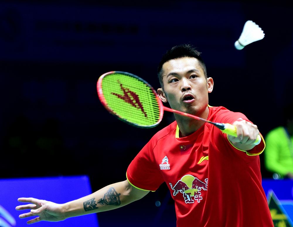 聚光灯下 聚光灯下